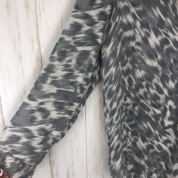 Joie gray and white leopard silk blouse - Picture 2 of 7